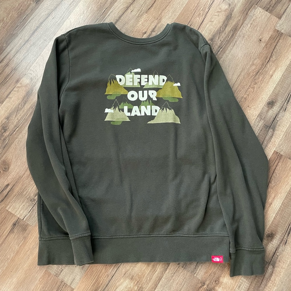 The North Face Mens Crewneck Sweatshirt